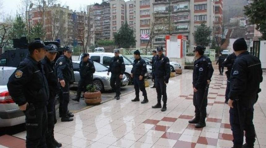 5 Kişinin İnfazında 3 T&uuml;fek Kullanmışlar