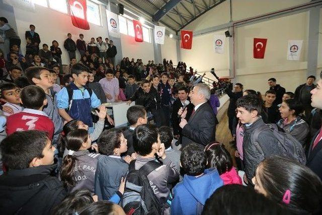 Denizli Belediyesi’nden Kapalı Spor Salonu