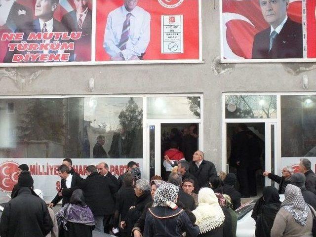 Ak Partili Vekile Mhp Seçim Bürosunda Saldırı