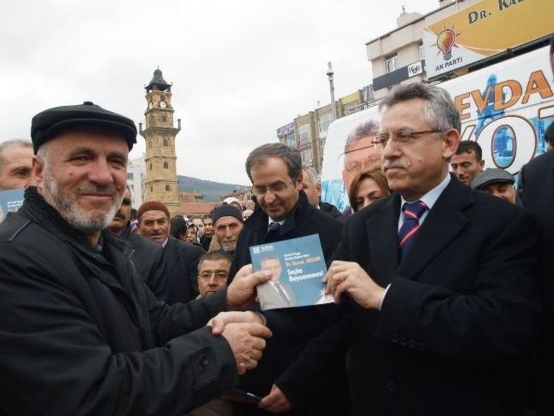 Ak Parti Yozgat Belediye Başkan Adayı Kazım Arslan Se&ccedil;im Beyannemesini Tanıttı
