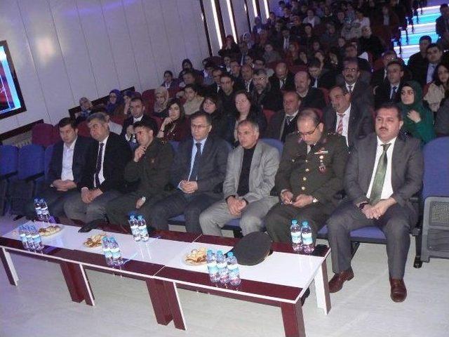 Boz&uuml;y&uuml;k te De Mehmet Akif Anıldı 1