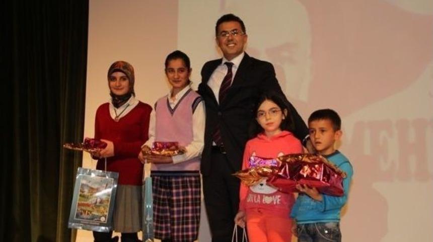 İstiklal Marşımızın Kabul&uuml;n&uuml;n 93 Yıld&ouml;n&uuml;m&uuml; Ve Milli Şairimiz Mehmet Akif Ersoy &Ccedil;eşitli Etkinliklerle Anıldı