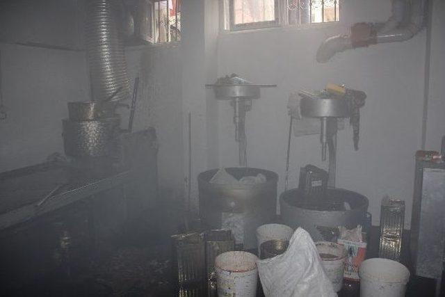 Tatlı &Uuml;reten İmalathanede Yangın 3