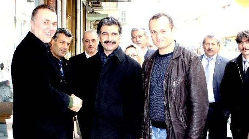 Ak Partili &Ouml;zdiş&ccedil;i Gece-g&uuml;nd&uuml;z Demeden &Ccedil;alışıyor