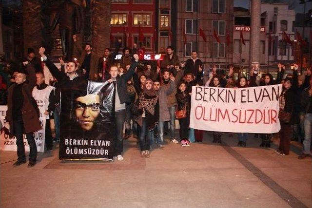 Berkin Elvan ın &Ouml;l&uuml;m&uuml; Bandırmada Protesto Edildi 1