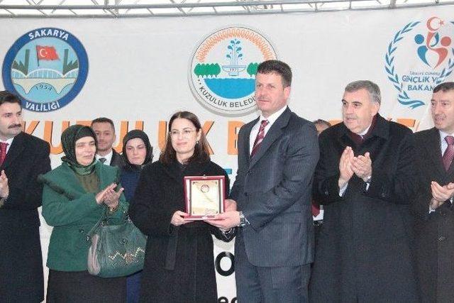 Bakan İslam, Akyazı&rsquo;da 2