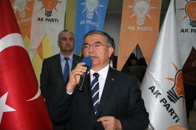 Bakan Yılmaz Karslılarla Bir Araya Geldi