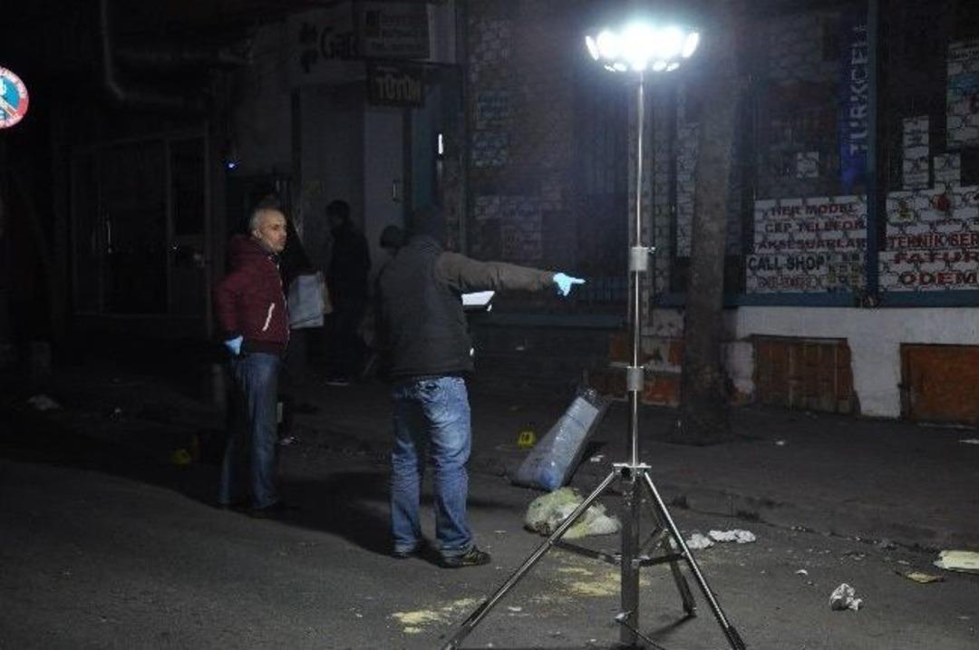 Okmeydanı&rsquo;nda Silahlı Saldırının Olduğu Yerde Olay Yeri İnceleme Ekipleri &Ccedil;alışma Başlattı