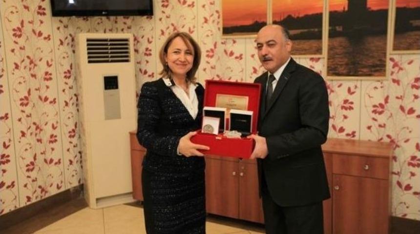 G&uuml;ng&ouml;ren, Meclis &Uuml;yelerine Veda Etti