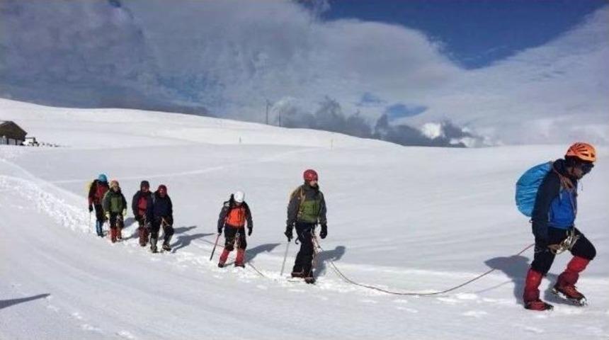 &Ouml;demişli Dağcılar, Davraz&rsquo;daki Kış Dağcılık Eğitiminde