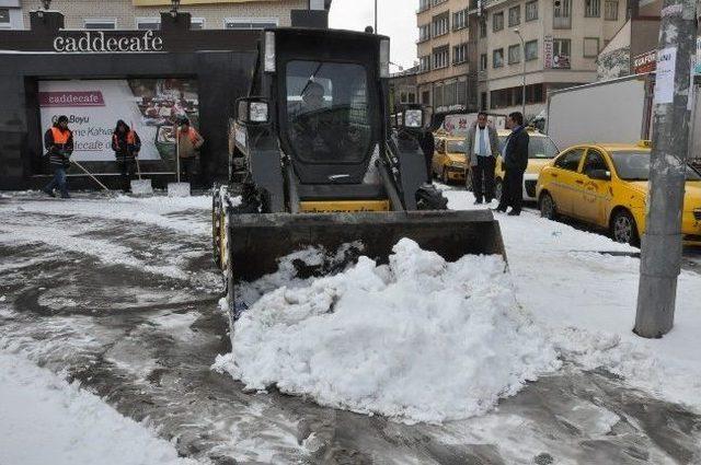 Kara Kış Erzurum’a Geri Geldi