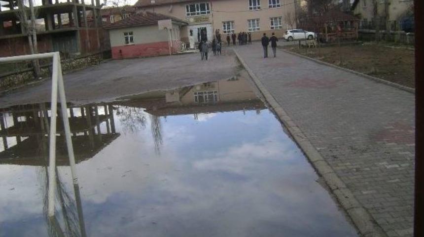 Aşırı Yağmur Zarara Yol A&ccedil;tı