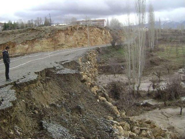 Aşırı Yağmur Zarara Yol Açtı