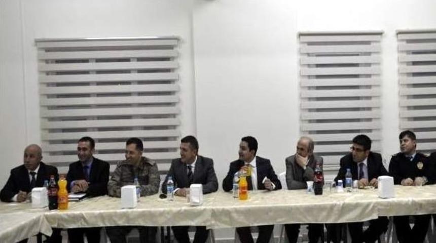 Kaymakam G&uuml;l, Parti Adayları Ve İl&ccedil;e Başkanları İle Toplantı Yaptı