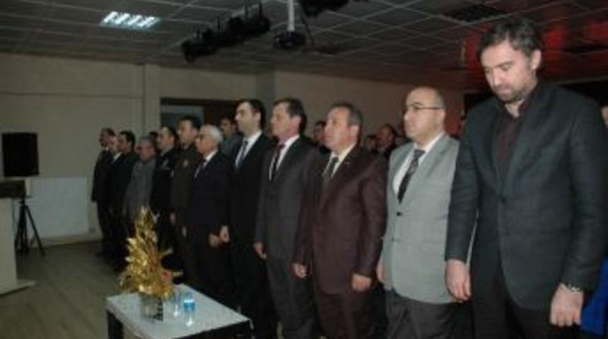 Mustafa Turan K&uuml;re'de konferans verdi