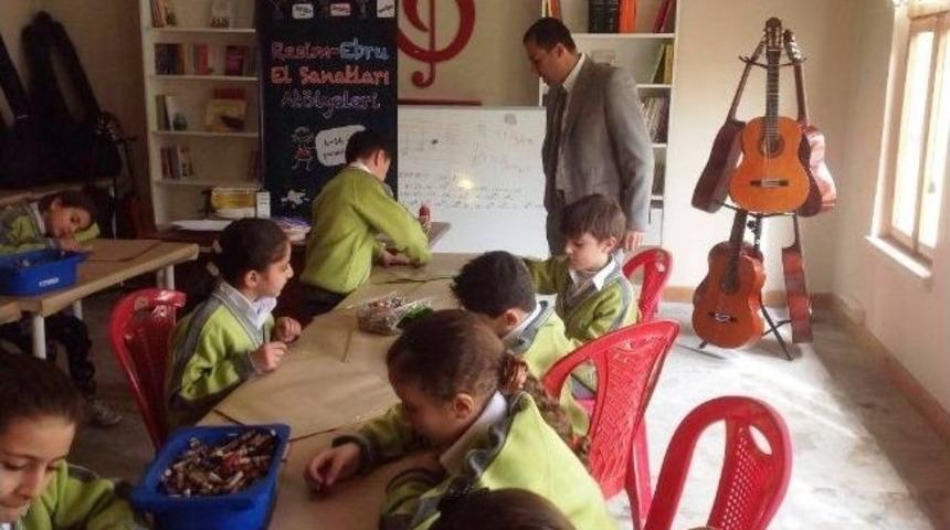 Suriyeli Miniklerden Sanat G&ouml;sterisi