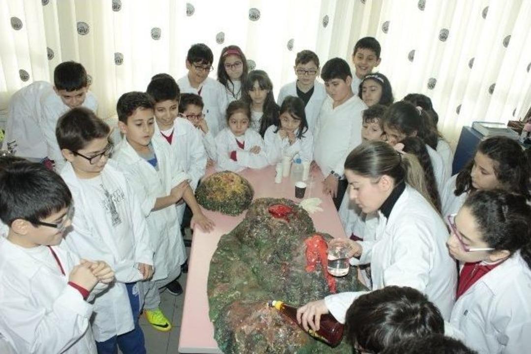 Gkv İlkokulu&rsquo;nun K&uuml;&ccedil;&uuml;k Bilim Adamları Keşifler İ&ccedil;in İşbaşında