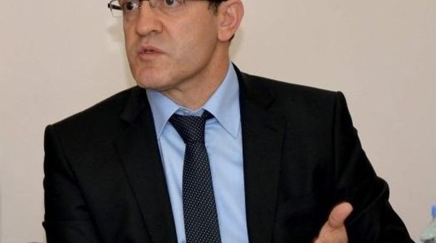İl Sağlık M&uuml;d&uuml;r&uuml; H&uuml;l&uuml;r, Gazetecilerle Bir Araya Geldi