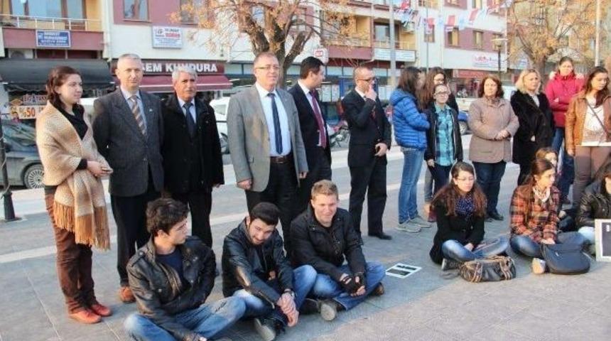 &Ccedil;an&rsquo;da Berkin Elvan İ&ccedil;in Sessiz Eylem