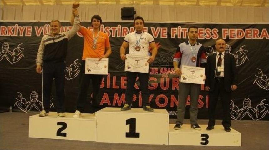 Bilek G&uuml;reşi Takımı D&uuml;zce&rsquo;yi Temsil Etti