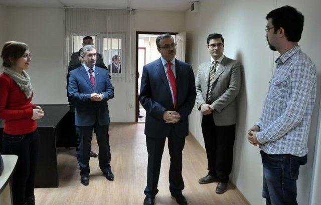 Vali Ali İhsan Su D&uuml;zce Teknoparkı Ziyaret Etti 2