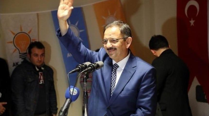 Kayseri B&uuml;y&uuml;kşehir Belediye Başkanı Mehmet &Ouml;zhaseki: