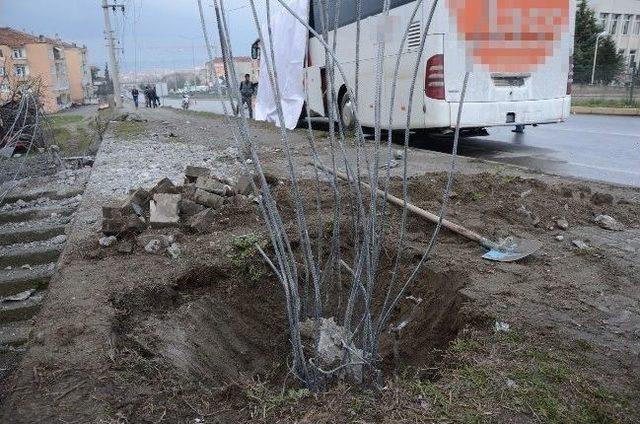 Samsun'da Yolcu Otobüsü Kaza Yaptı: 4 Yaralı