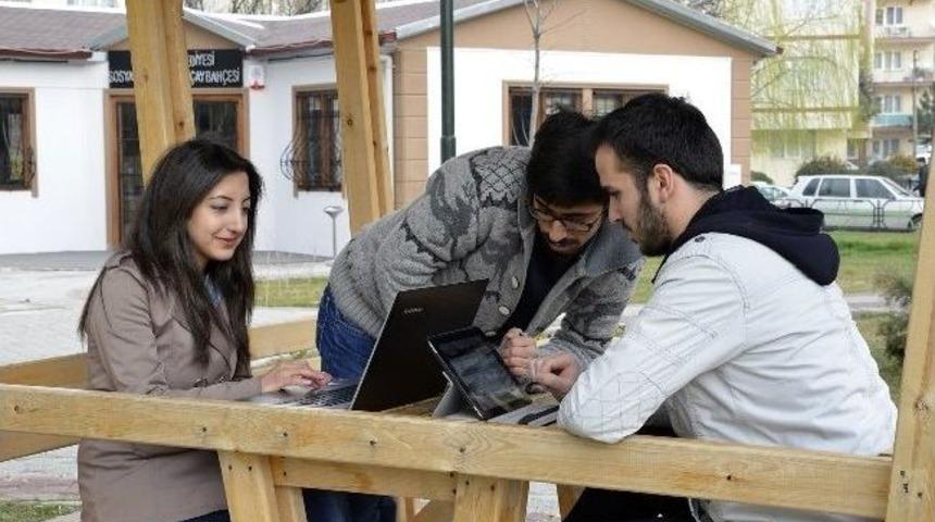 Tepebaşı Parklarında &Uuml;cretsiz İnternet Hizmeti
