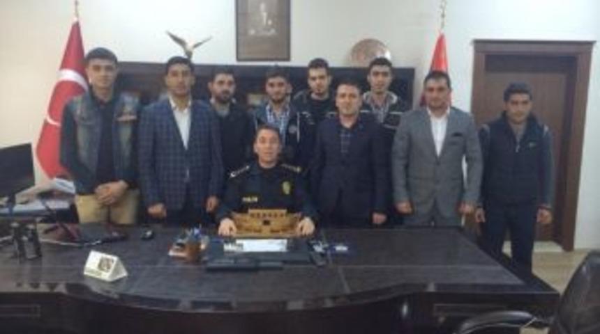 Ak Partili Gen&ccedil;lerden Emniyet M&uuml;d&uuml;r&uuml;ne Ziyaret