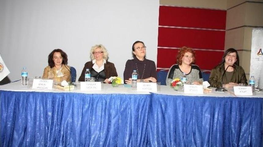 Kadın Girişimciler İş Hayatındaki Deneyimlerini &Ouml;ğrencilerle Paylaştı