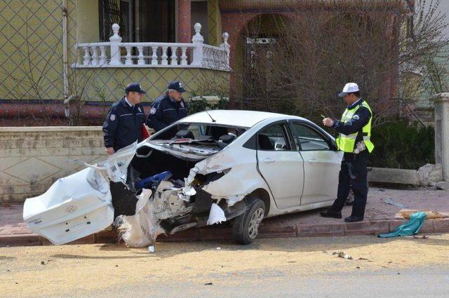 Karaman'da Trafik Kazası: 2 Yaralı