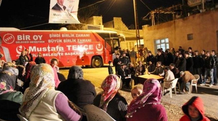 Coşkulu Kalabalık Evlere Sığmadı Sokaklara Taştı