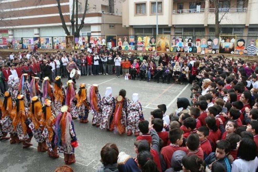 Romanyalı Eğitimciler D&uuml;zce&rsquo;de