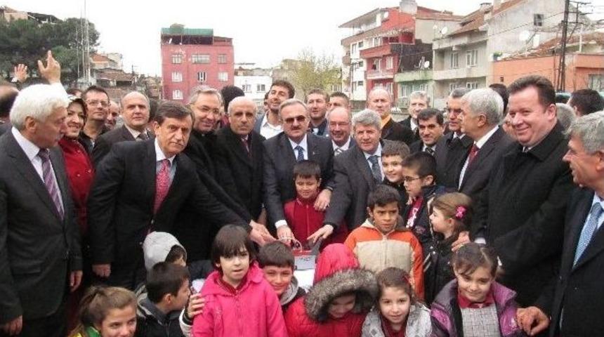 Bursa'da 51 Yıllık Okul Yıkılarak Yenileniyor