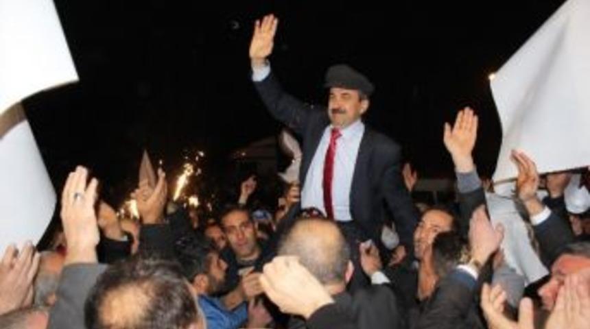 Tekin&rsquo;in Se&ccedil;im &Ccedil;alışmaları