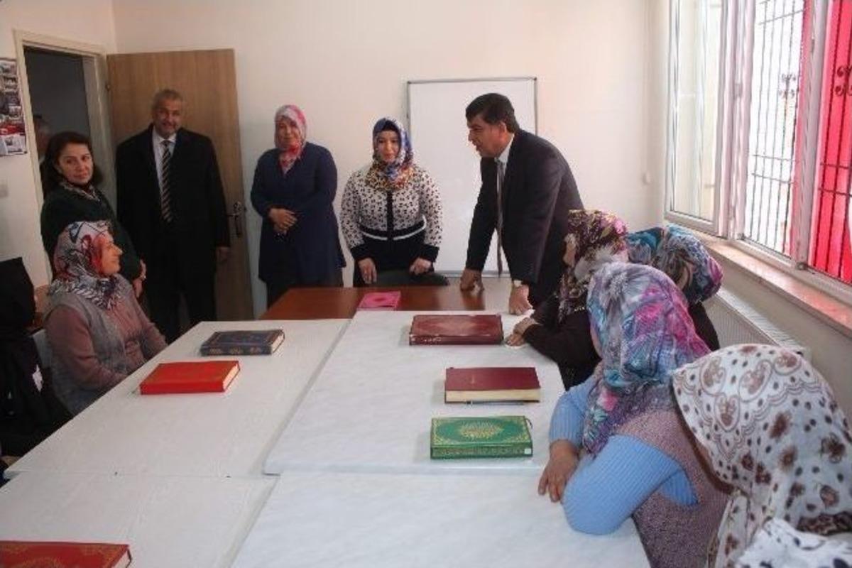 Karşıyakalı Kadınlardan Fadıloğlu&rsquo;na B&uuml;y&uuml;k Destek