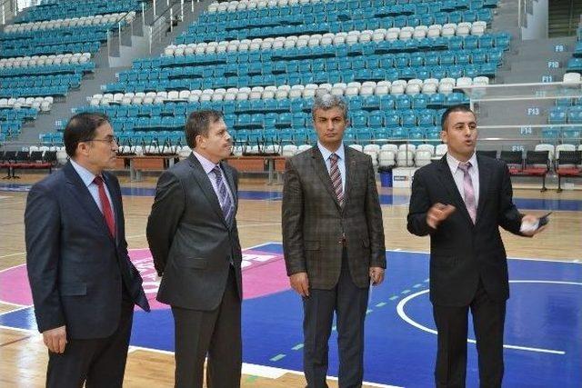 Uşak Üniversitesi Spor Tesisleri Faaliyete Açıldı