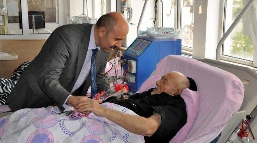 Diyaliz Hastaları D&uuml;nya B&ouml;brek G&uuml;n&uuml;'nde Unutulmadı