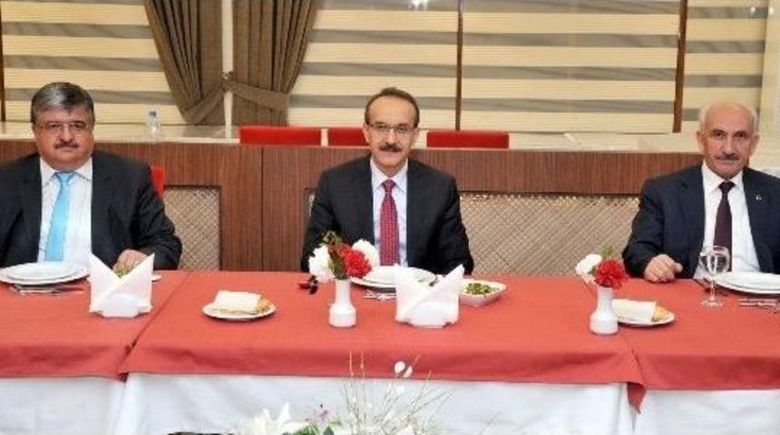 Vali Seddar Yavuz&rsquo;dan İl Genel Meclisi &Uuml;yelerine Veda Yemeği