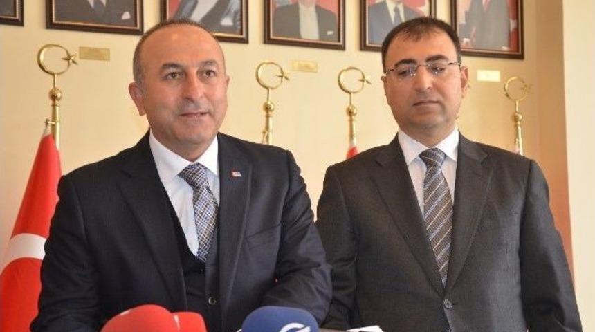 Ab Bakanı Ve Başm&uuml;zakereci Mevl&uuml;t &Ccedil;avuşoğlu İzmir'de