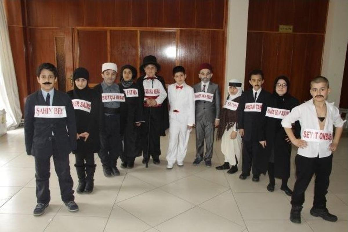 İstiklal Marşını G&uuml;zel Okumak İ&ccedil;in Yarıştılar