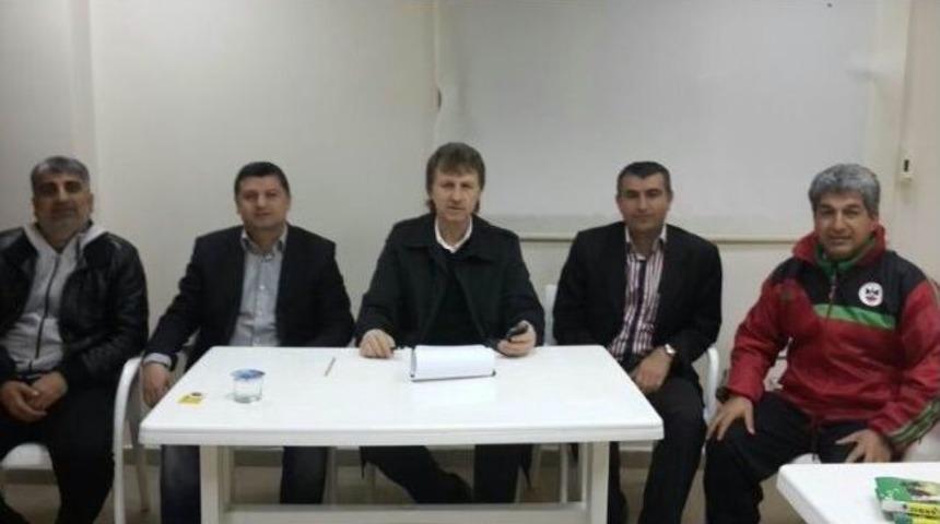 Milli Takım Teknik Heyetinden Kul&uuml;plere Alt Yapı İncelemesi