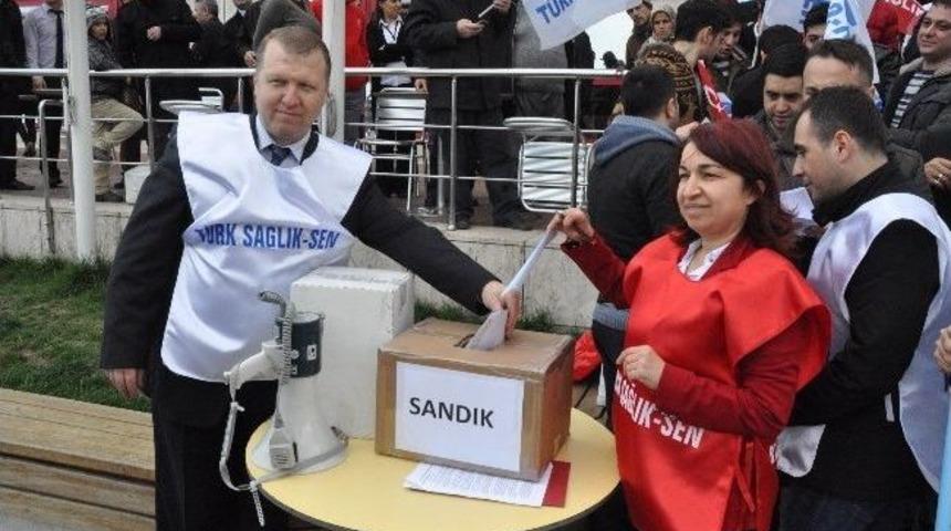 T&uuml;rk Sağlık Sen&rsquo;den Tıp Bayramı Eylemi
