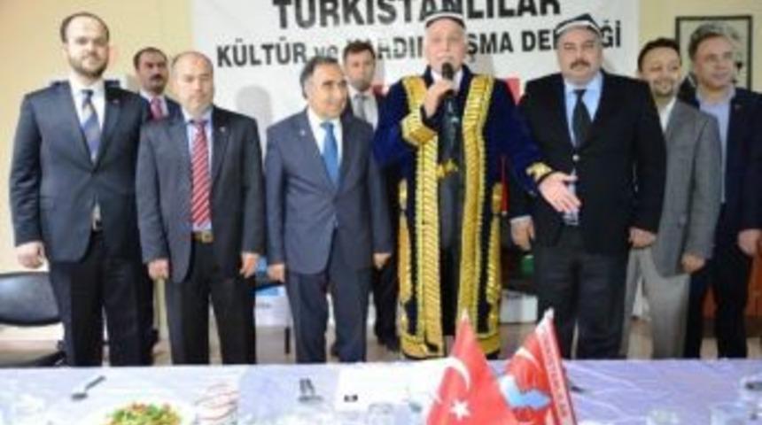 Kamalak&rsquo;tan T&uuml;rkistanlılara Ziyaret