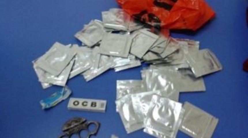 50 Paket Bonzai Ele Ge&ccedil;irildi