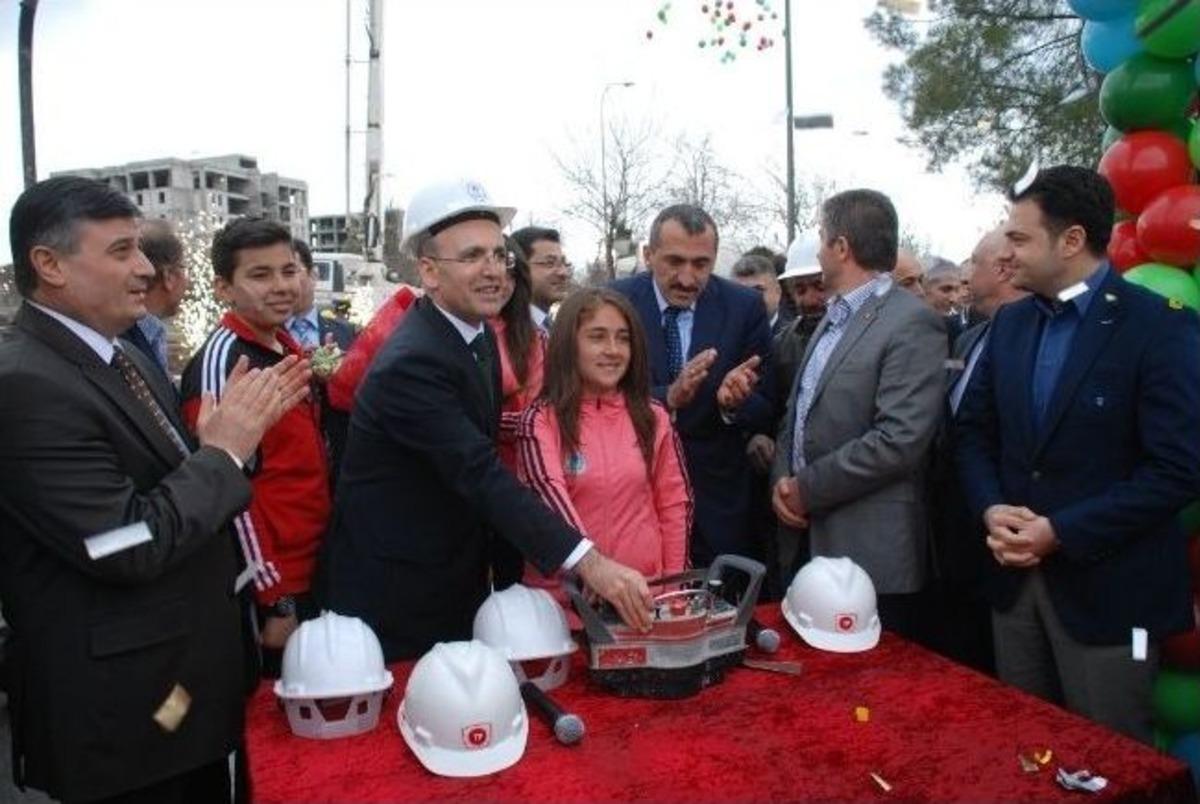 Maliye Bakanı Şimşek Ve Ttf Başkanı Tural Batman&rsquo;da Spor Kompleksinin Temelini Attı