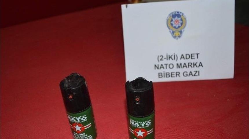 Elektoşoklu Fener Ve Biber Gazı Yakalandı