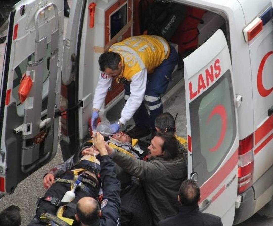 &Ccedil;orum&rsquo;da Silahlı Kavga: 1'i Ağır 2 Yaralı