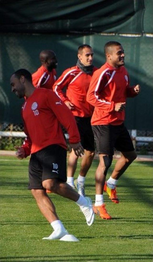 Medical Park Antalyaspor, Akhisar Belediyespor Ma&ccedil;ı Hazırlıklarını S&uuml;rd&uuml;r&uuml;yor 1