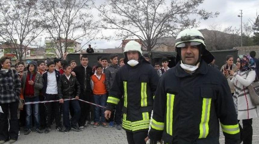 Kovancılar Ortaokulu&rsquo;nda Deprem Tatbikatı